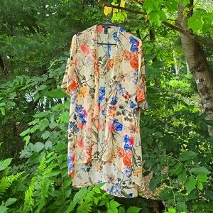 Gorgeous Floral Detail Kimono
